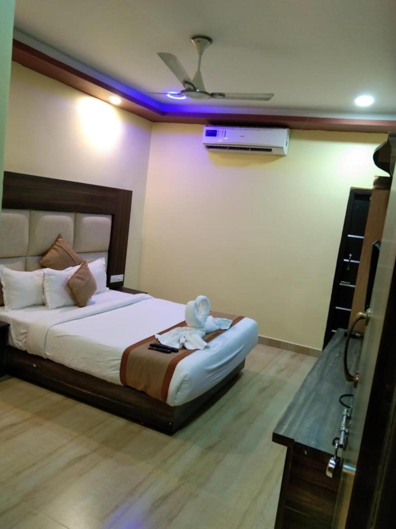 Gold India Beach Resort Govind Nagar Exterior photo