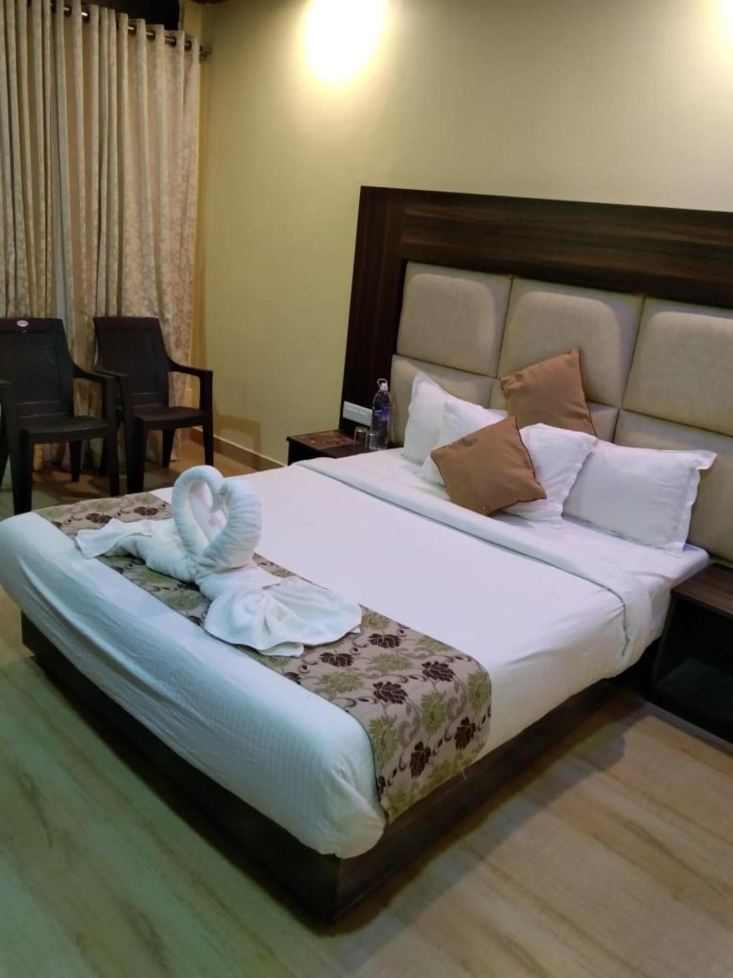 Gold India Beach Resort Govind Nagar Exterior photo