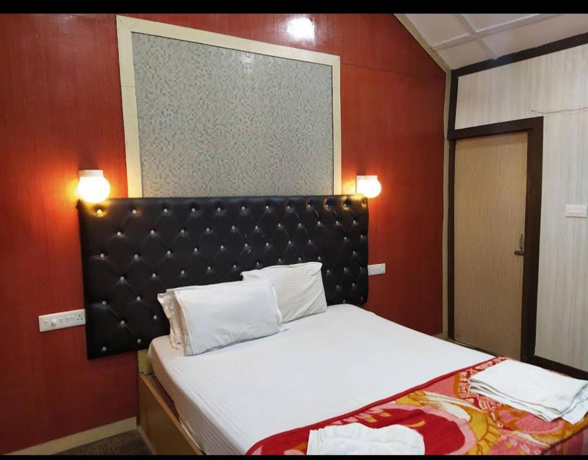 Gold India Beach Resort Govind Nagar Exterior photo